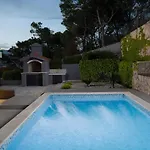 Villa House *